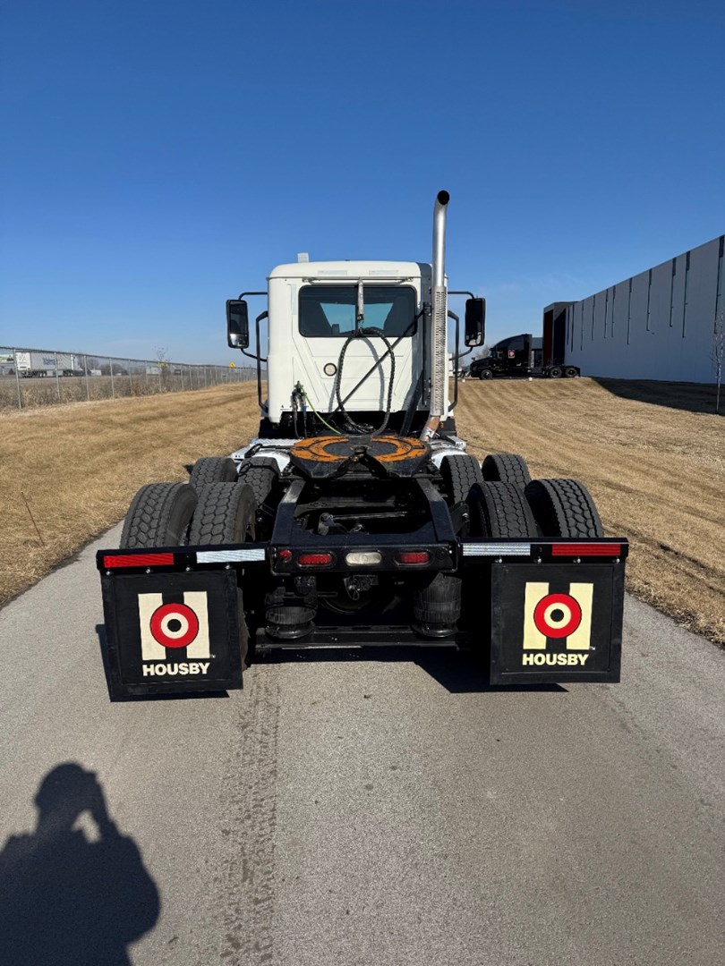2021 MACK AN64T - USED TRUCKS DAY CAB - image 5